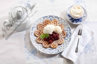 Neumärker Waffle Maker Thermocook® incl. Big Hearts Waffle Interchangeable Plates