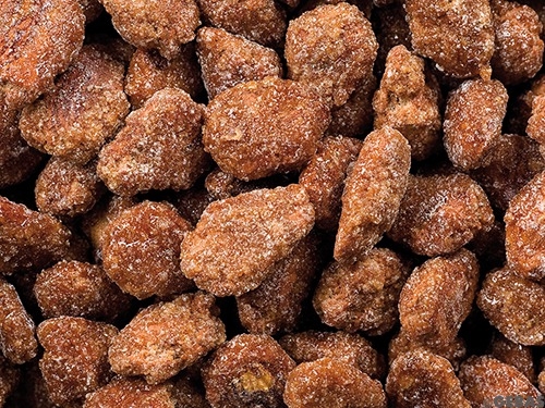 Decorar almendras enteras caramelizadas